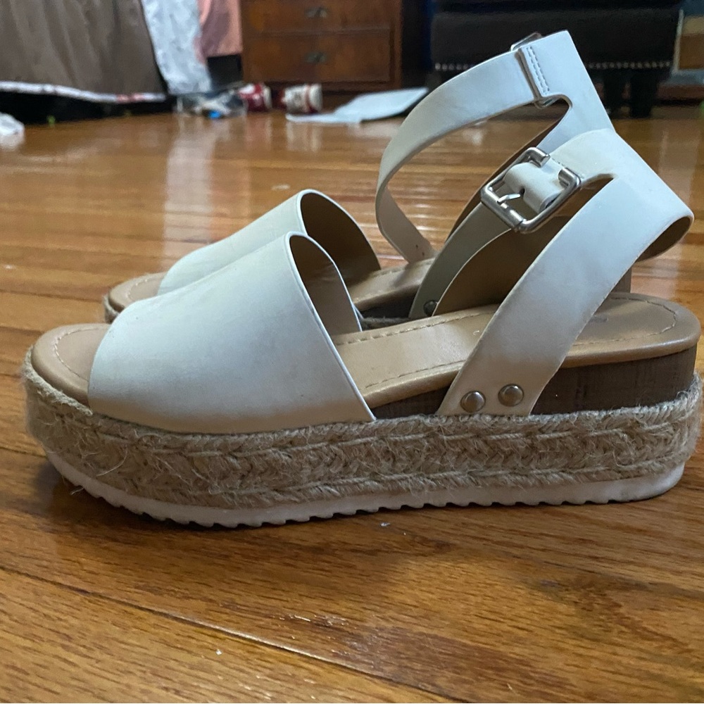 Sandals - Picture 5 of 5